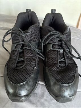 Capezio Women's Black Mesh Lace-Up Sneakers